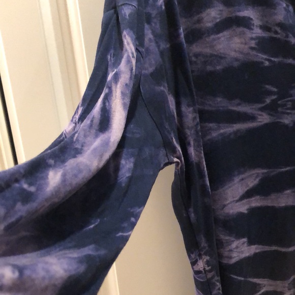🔵 XCVI so soft tie dye slightly sheer jersey knit comfy tunic - Picture 5 of 12
